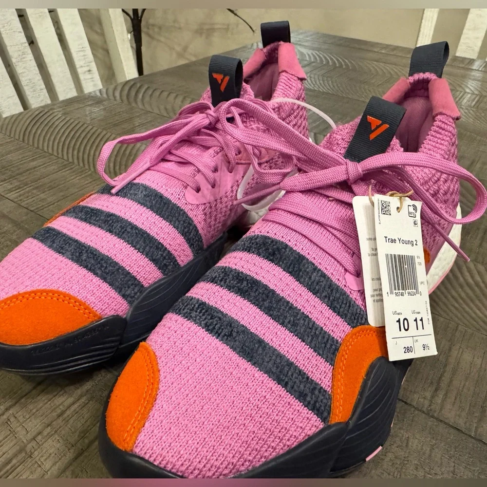 Adidas Trae Young 2 Men’s Sneaker Size 10 OR Women’s Size 11 (NWT)